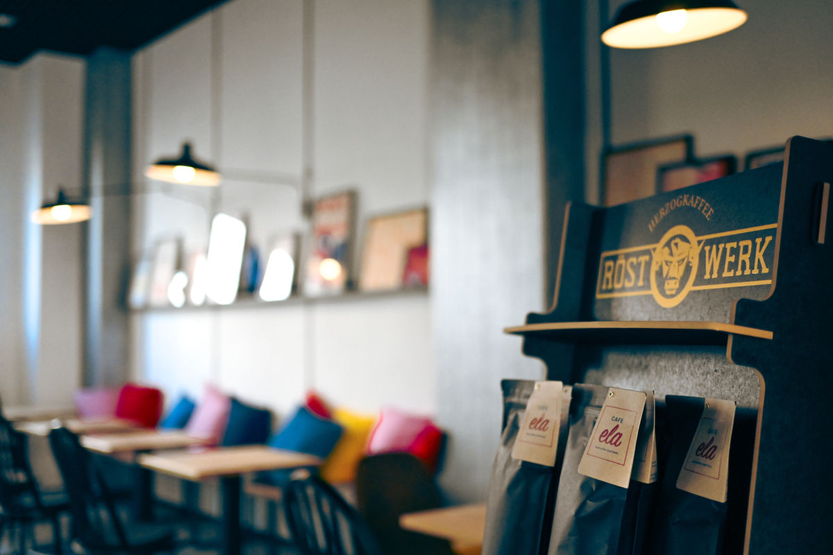 Innenraum von Cafe ela aus der eigenen Website